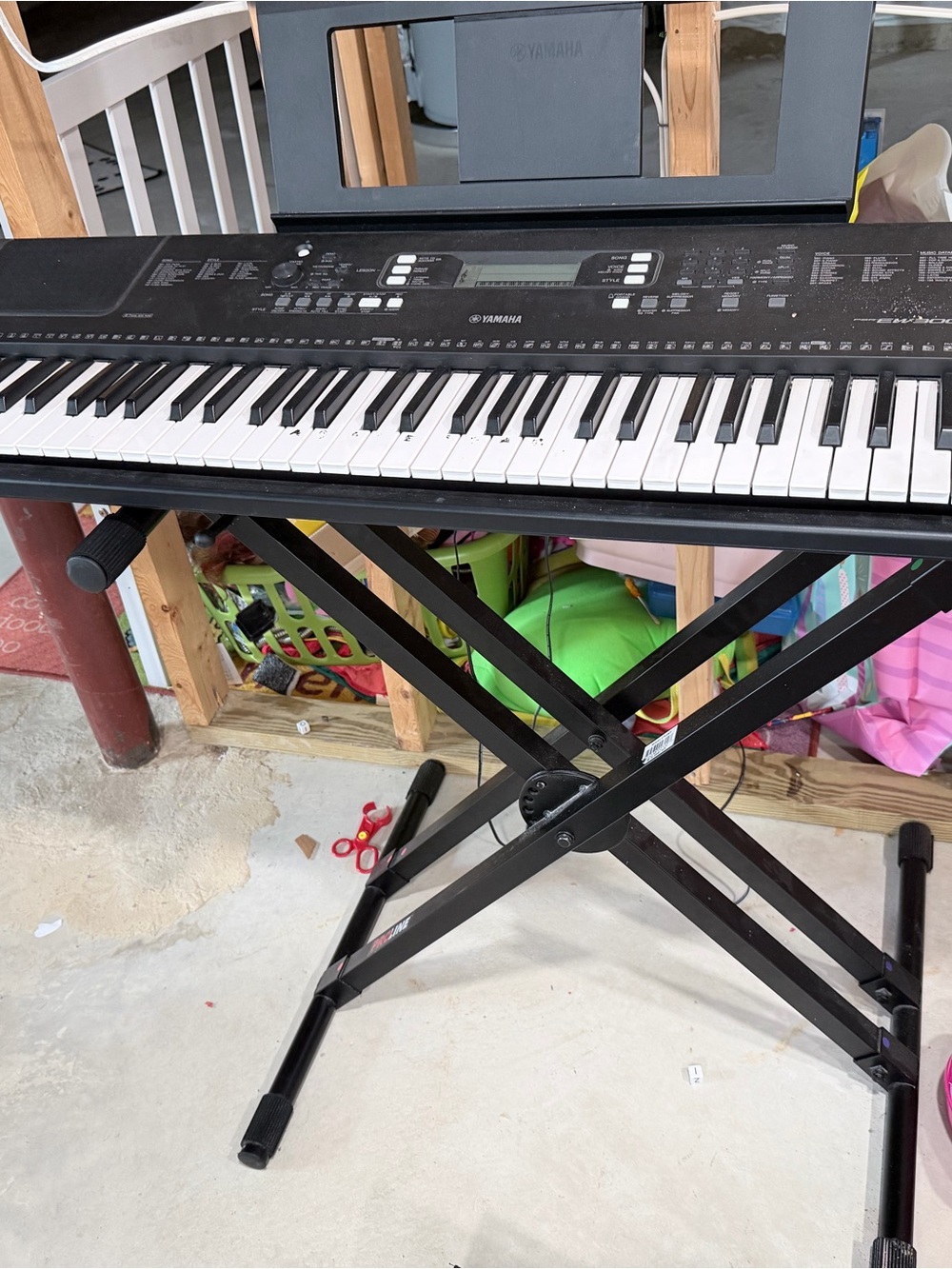 Yamaha Black Electronic Keyboard with Black X-Style Stand